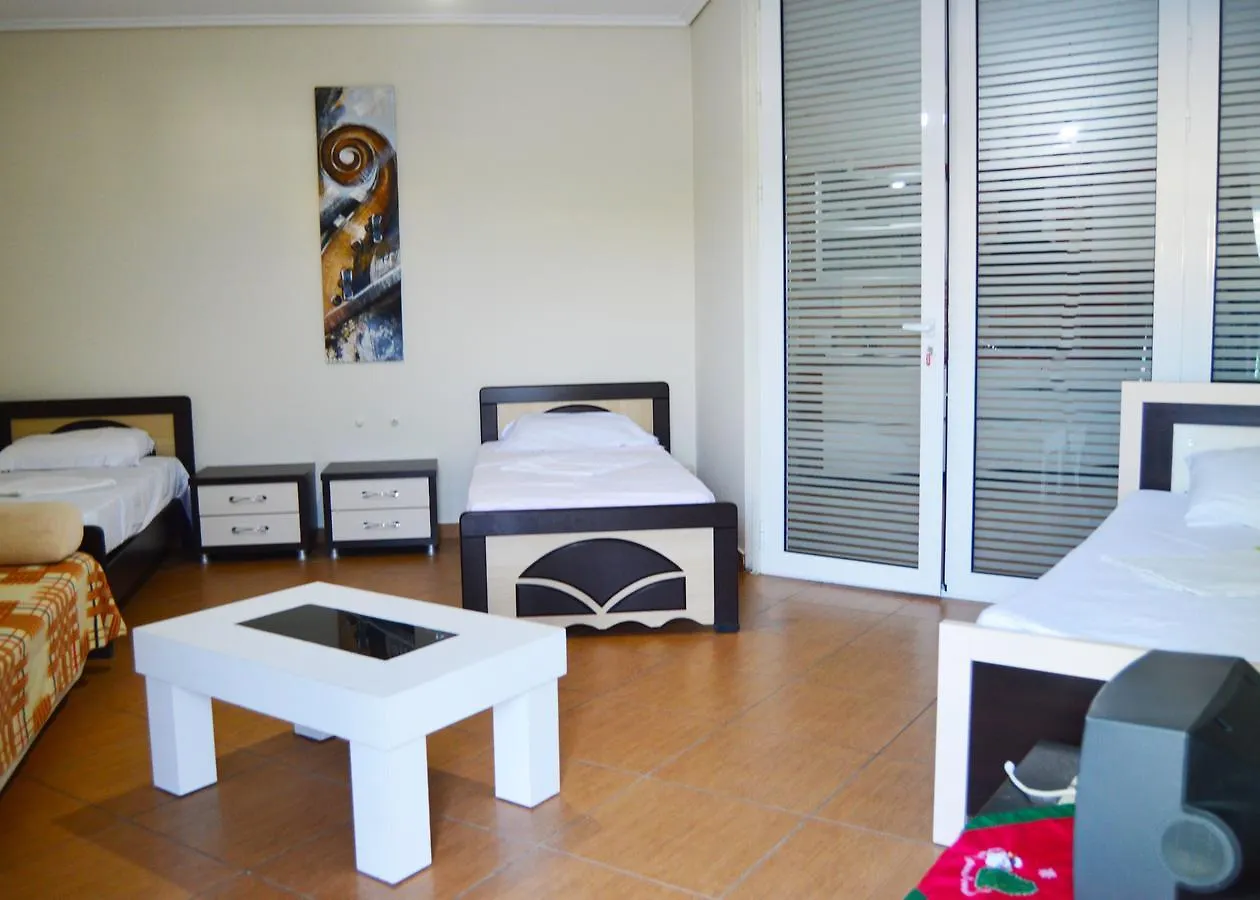 Agetina'S Apartaments Vlora 0*,