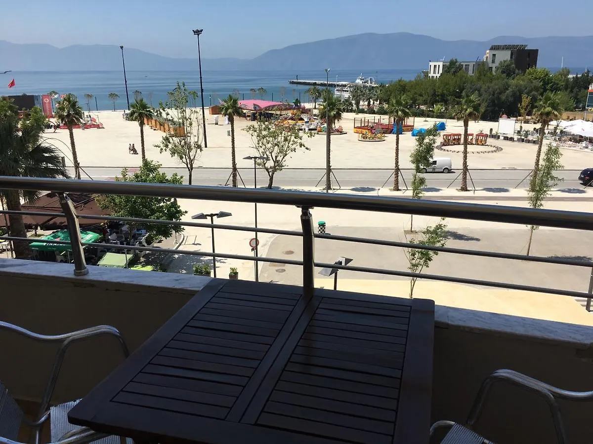 Agetina'S Apartaments Vlorë Daire Avlonya